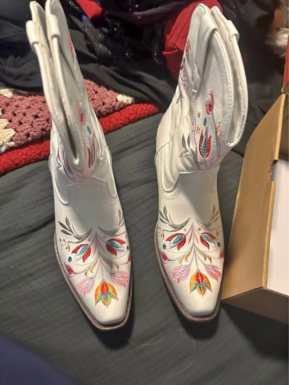 Floralie Embroidered Western Cowboy Boots Women’s Size 10